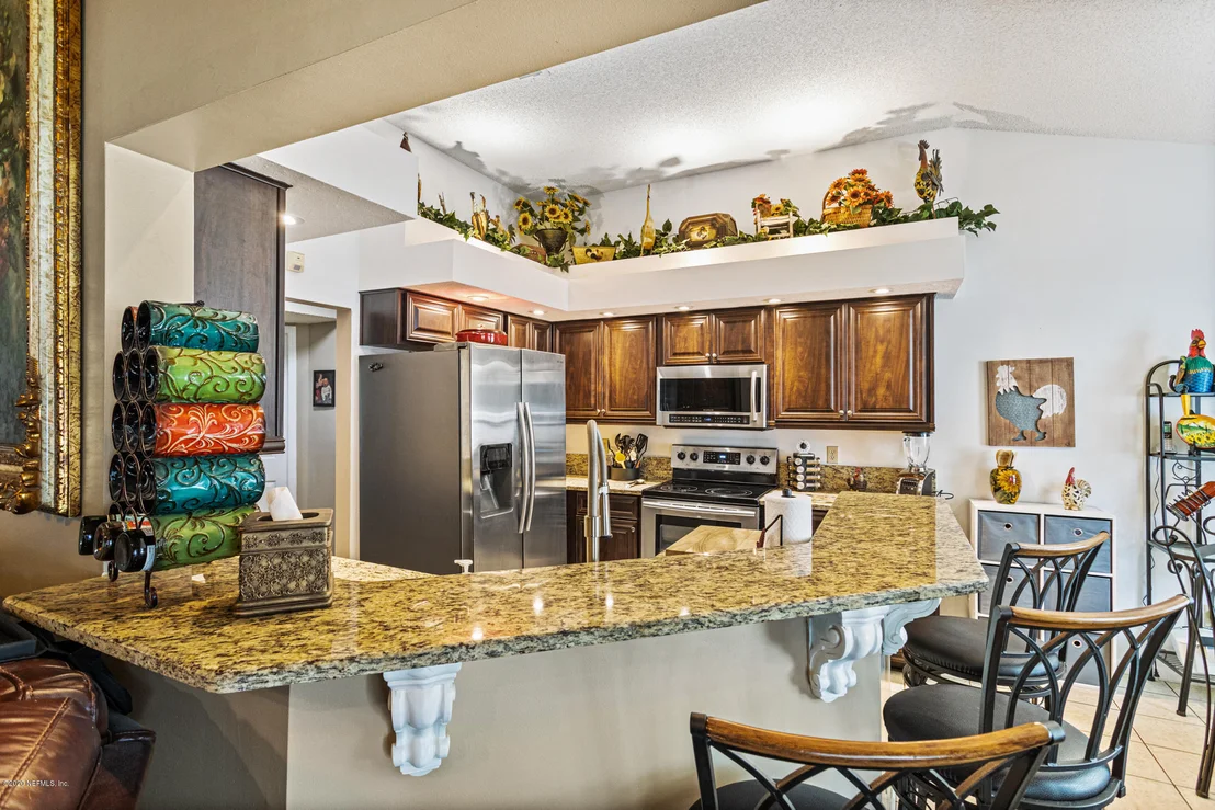 Photo of 285 CLOVER Court