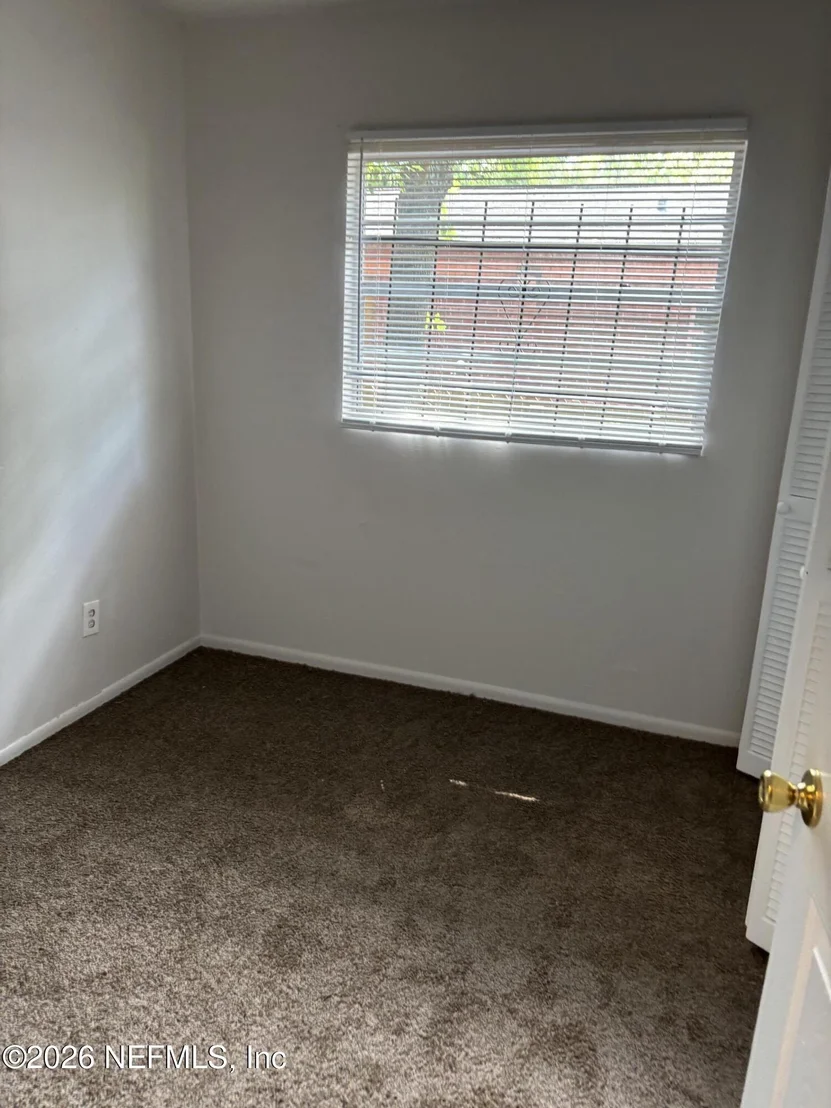 Photo of 2502 ROBERT Street