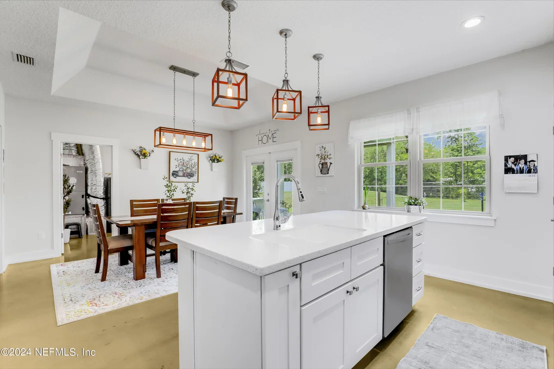 Photo of 540685 LEM TURNER Road