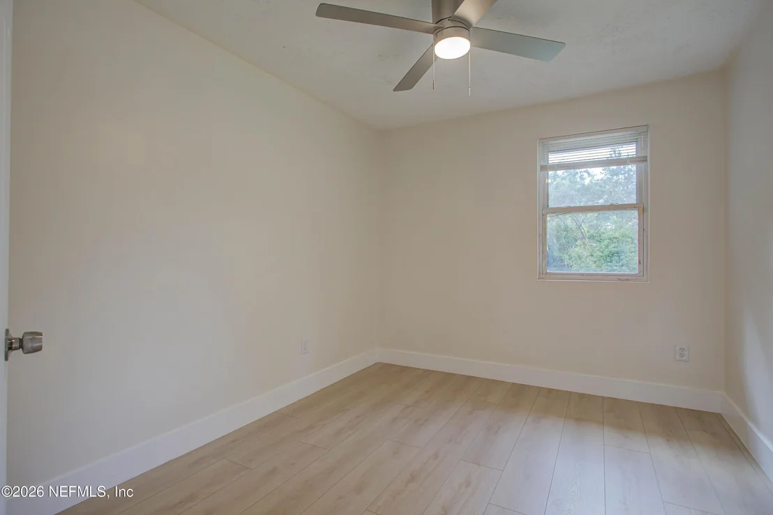 Photo of 1623 WEST Road