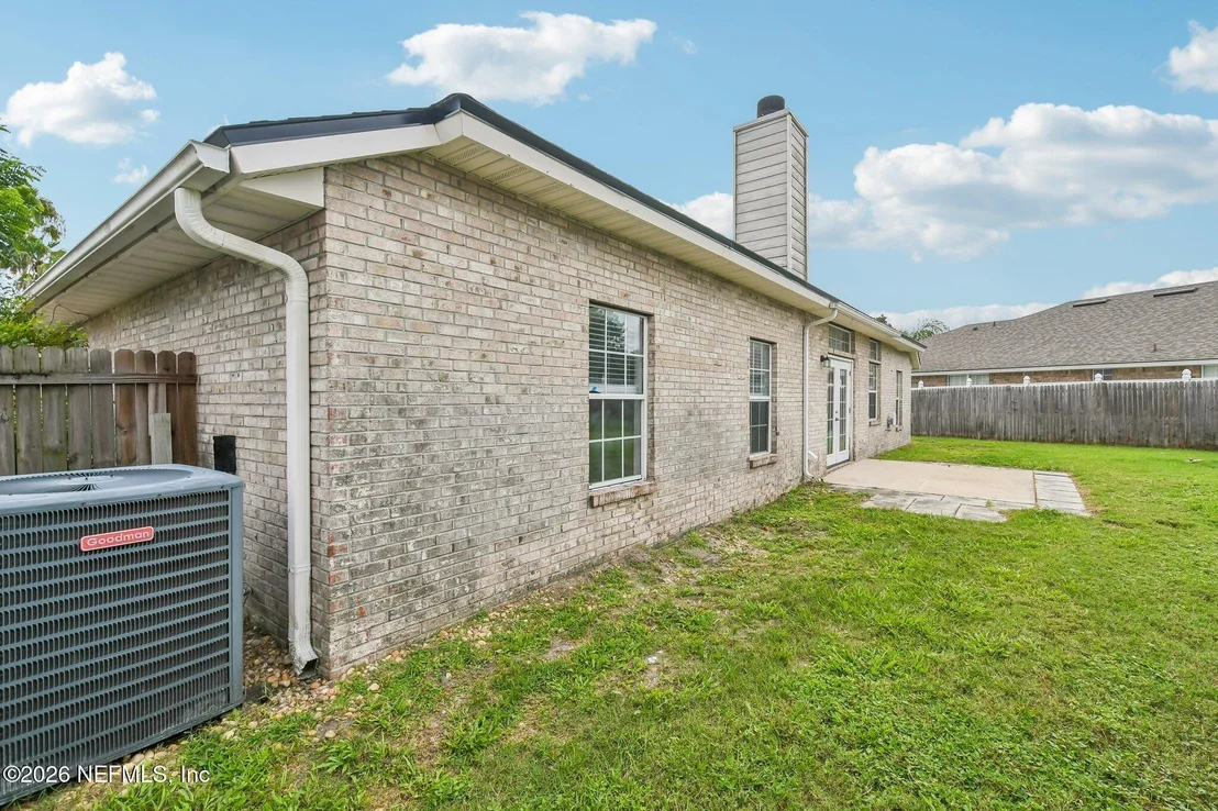 Photo of 476 HILLSIDE Drive