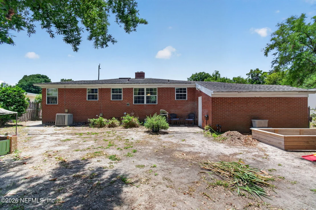 Photo of 1839 CORNELL Road