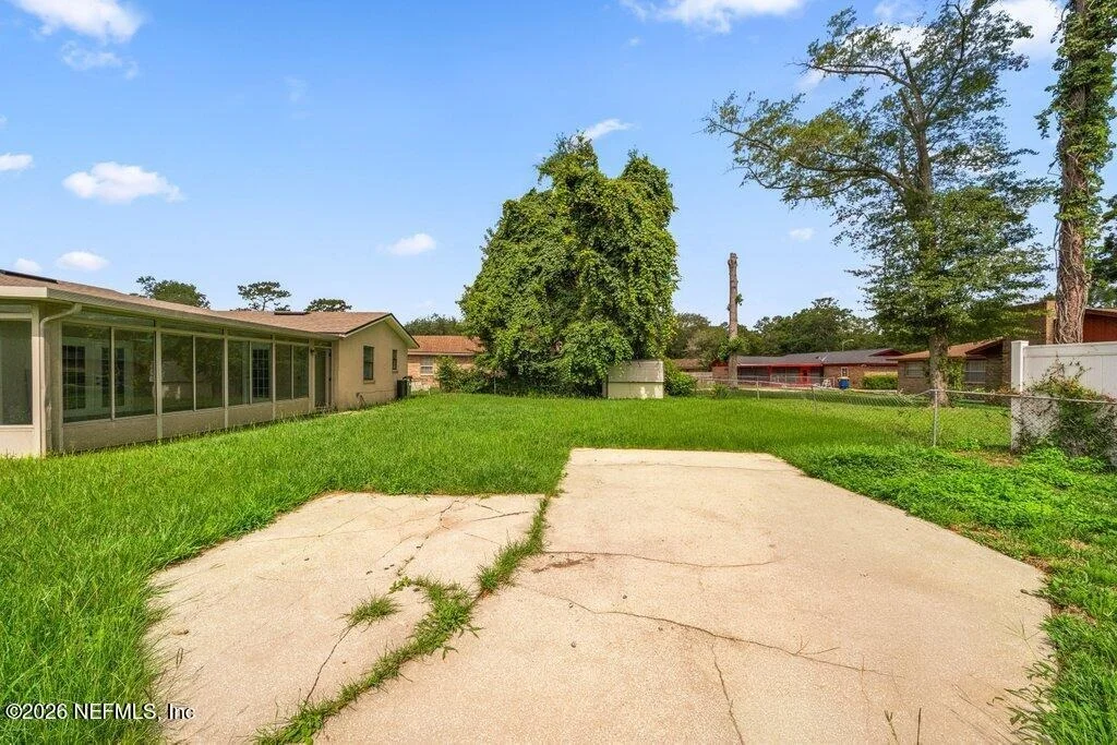 Photo of 1235 SQUIRREL Lane N