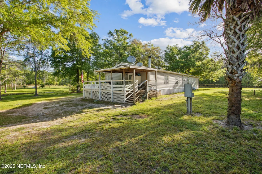 Photo of 812 JONATHAN Road