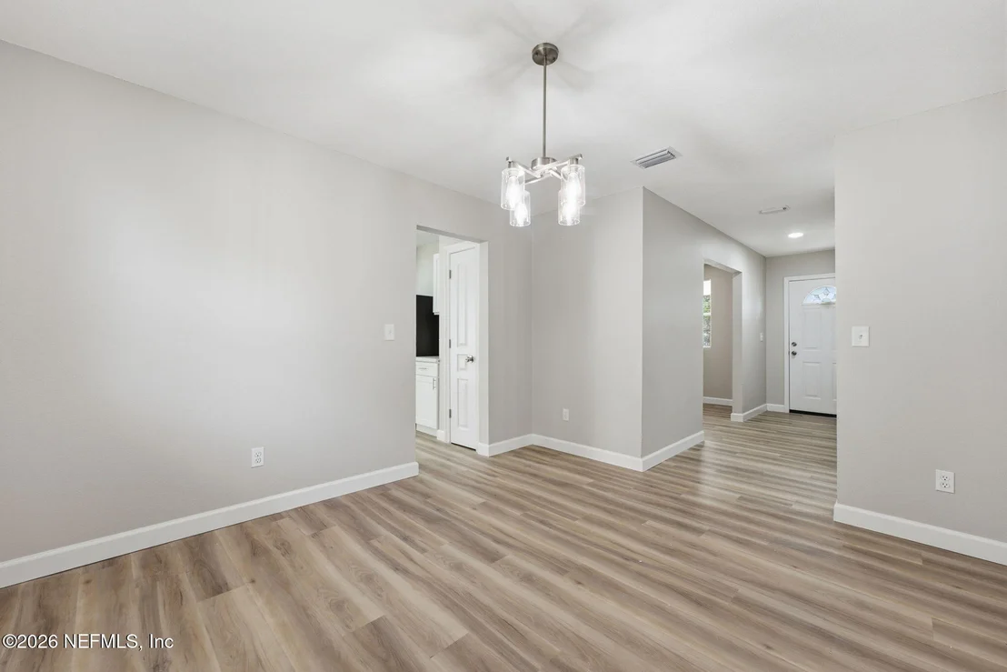 Photo of 6638 CHAMPLAIN Road