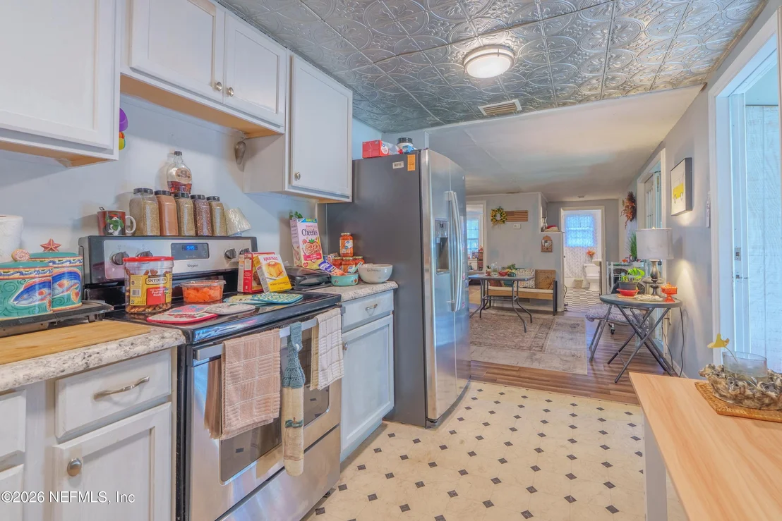 Photo of 210 PINE Avenue