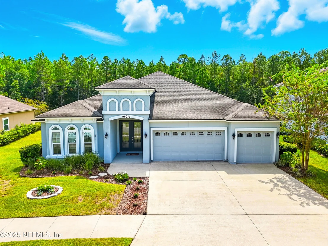 Photo of 96072 BREEZEWAY Court