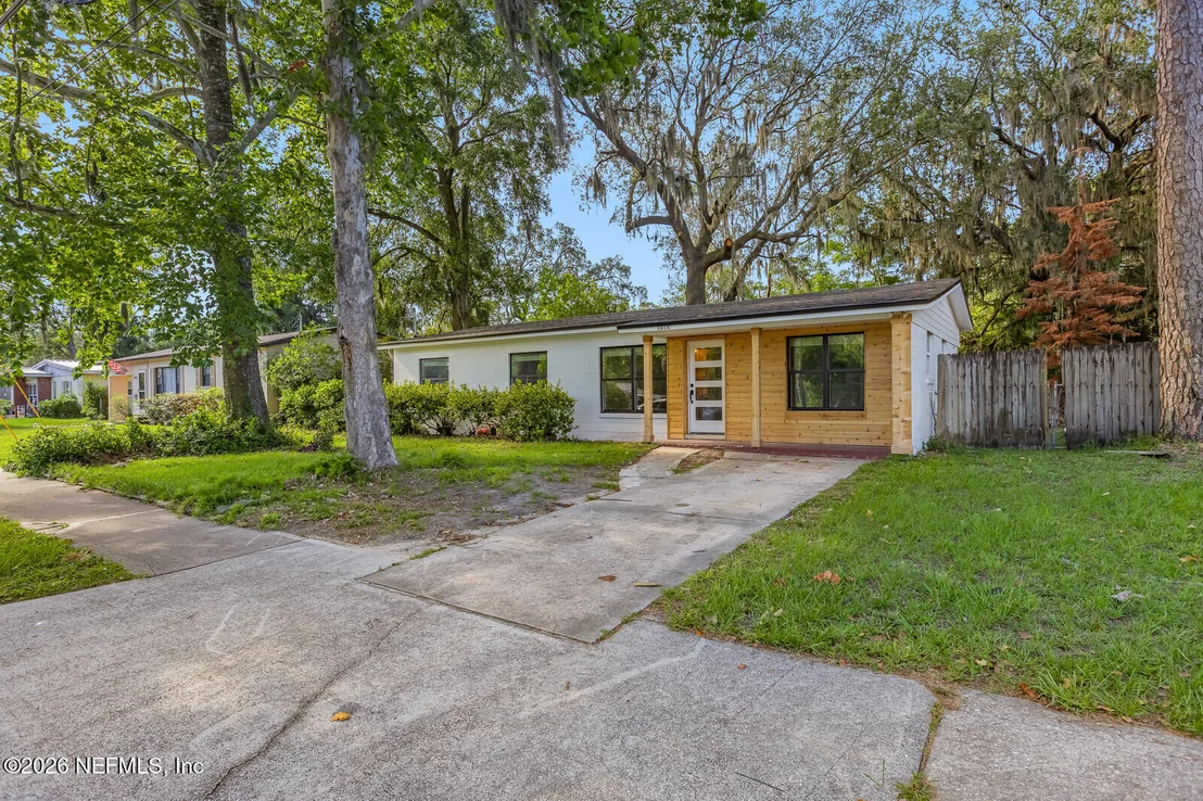 Photo of 2614 LEONID Road