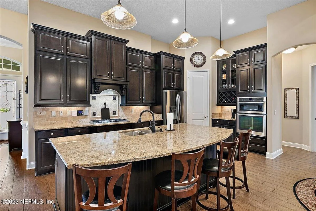 Photo of 158 STAPLEHURST Drive