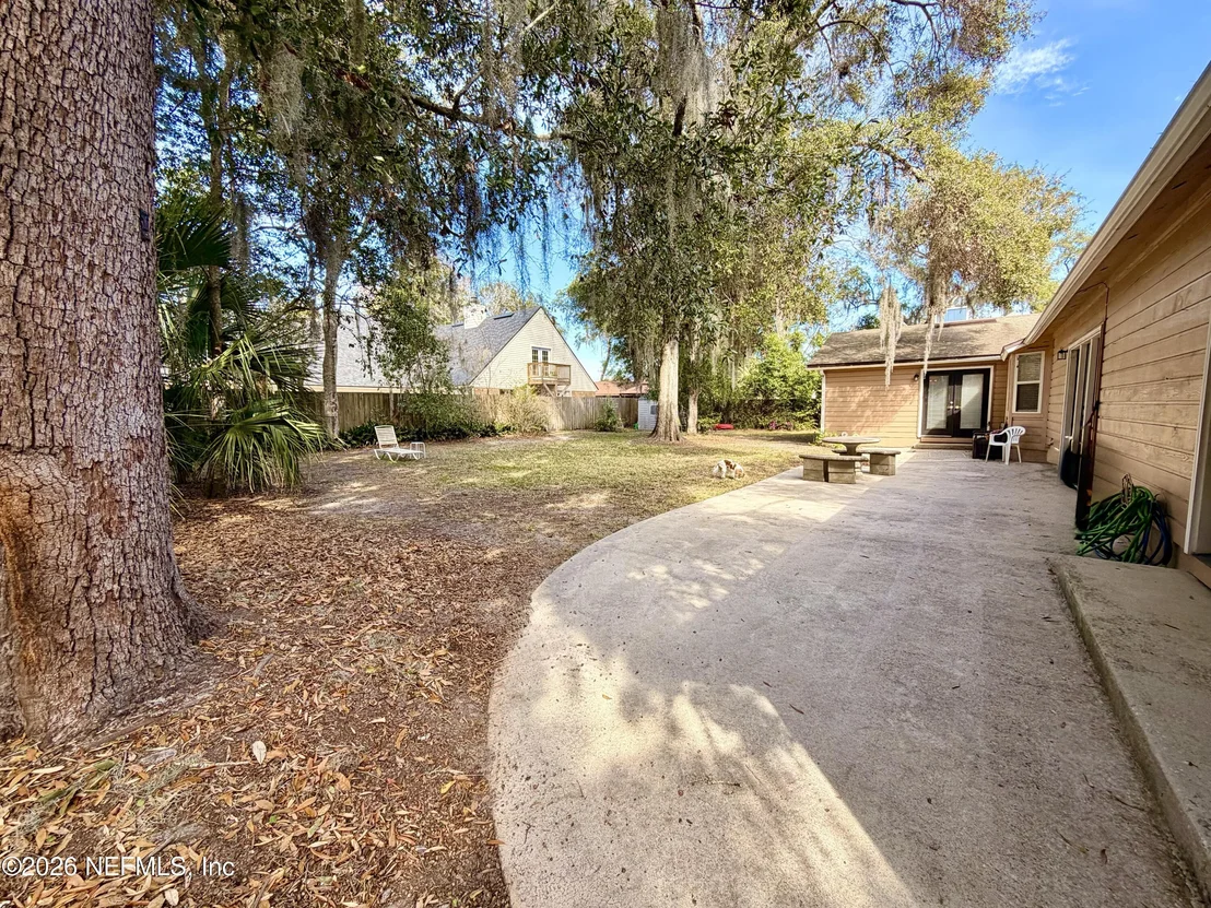 Photo of 2857 BEAUCLERC Road