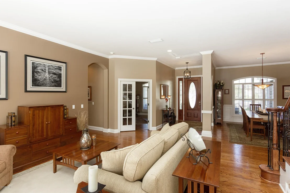 Photo of 465 SUMMERSET Drive