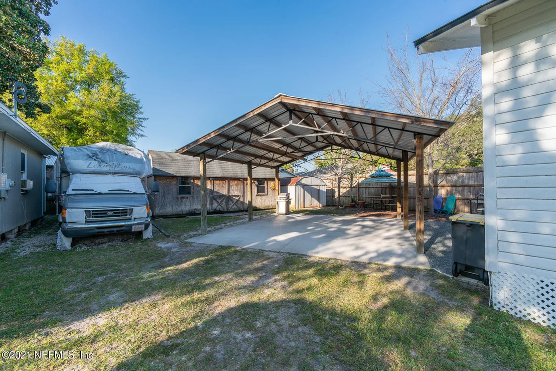 Photo of 4443 BEVERLY Avenue