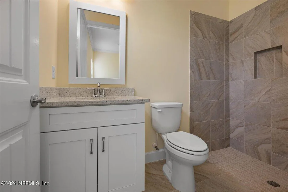 Photo of 92 OCEANVIEW Drive