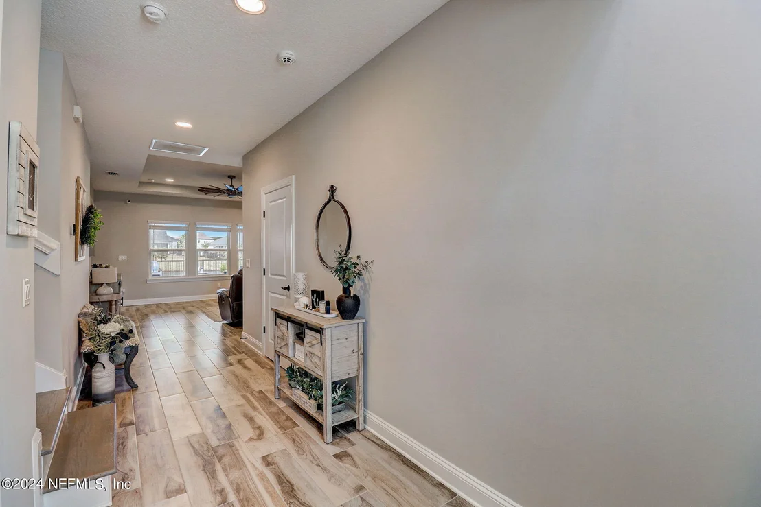 Photo of 117 STANSBURY Lane