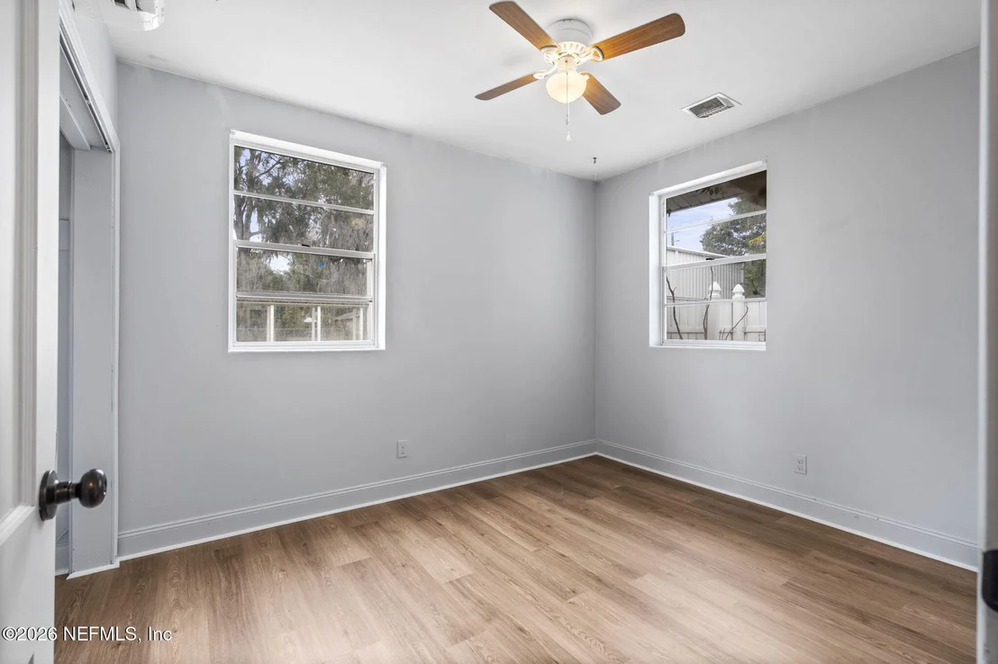 Photo of 517 CLINTON Drive