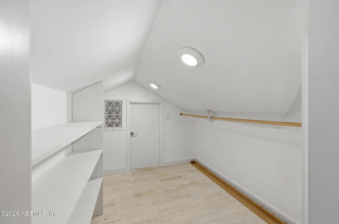 Photo of 1622 AVOCA Place