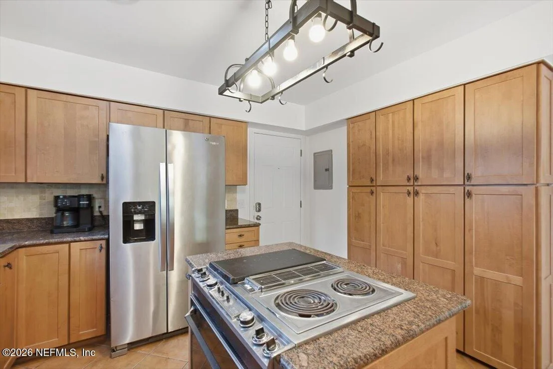 Photo of 1425 OAK HAVEN Road