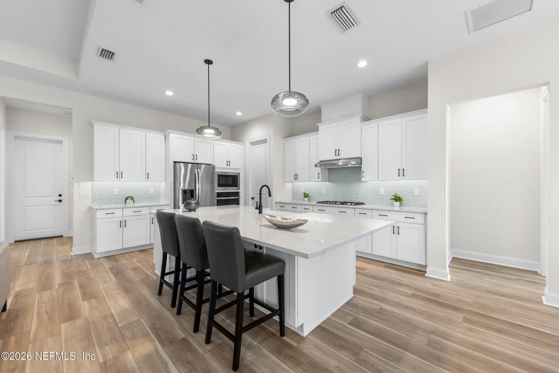 Photo of 170 PASARELA Drive