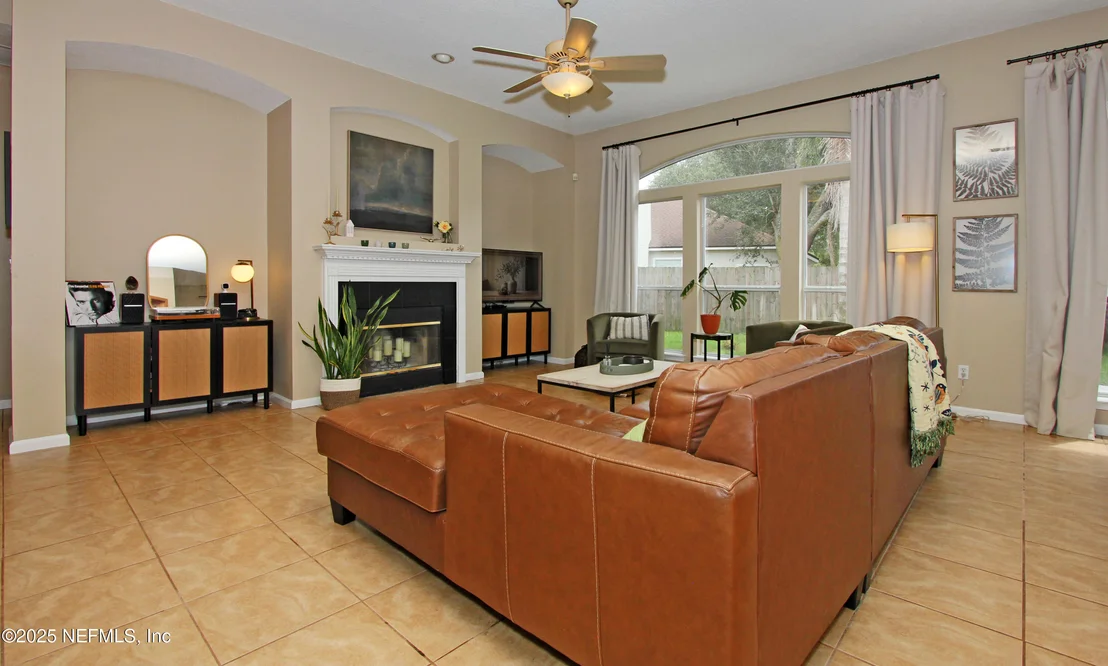 Photo of 1121 ANDREA Way
