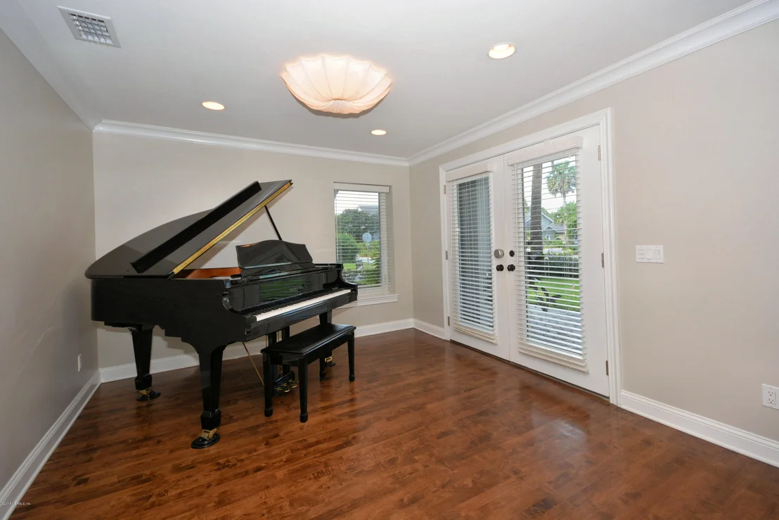 Photo of 150 12TH Street