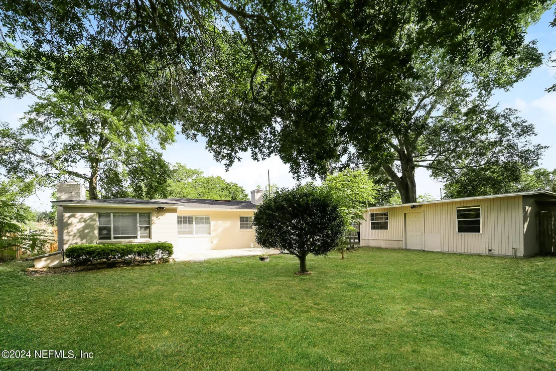 Photo of 5635 CRESTVIEW Road