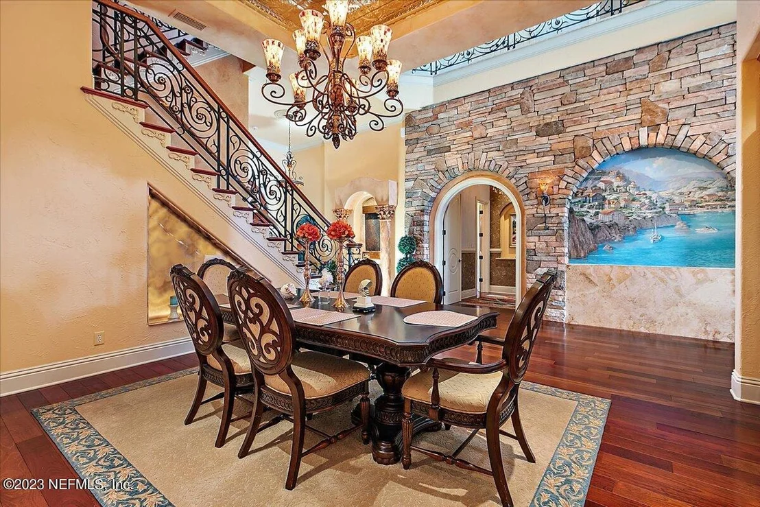Photo of 1261 DELFINO Drive