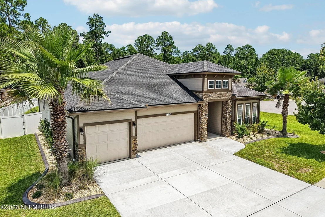 Photo of 96069 BREEZEWAY Court