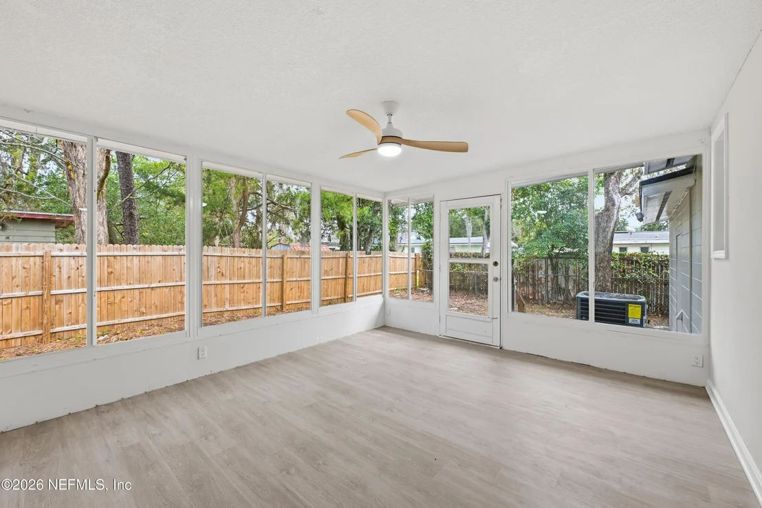 Photo of 6039 GLENN ROSE Drive