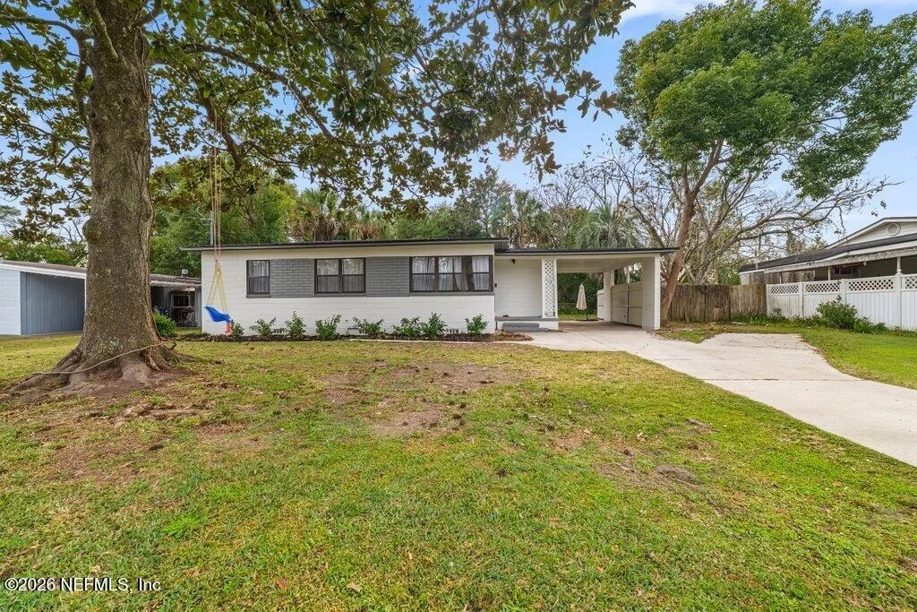 Photo of 1138 HALIFAX Road