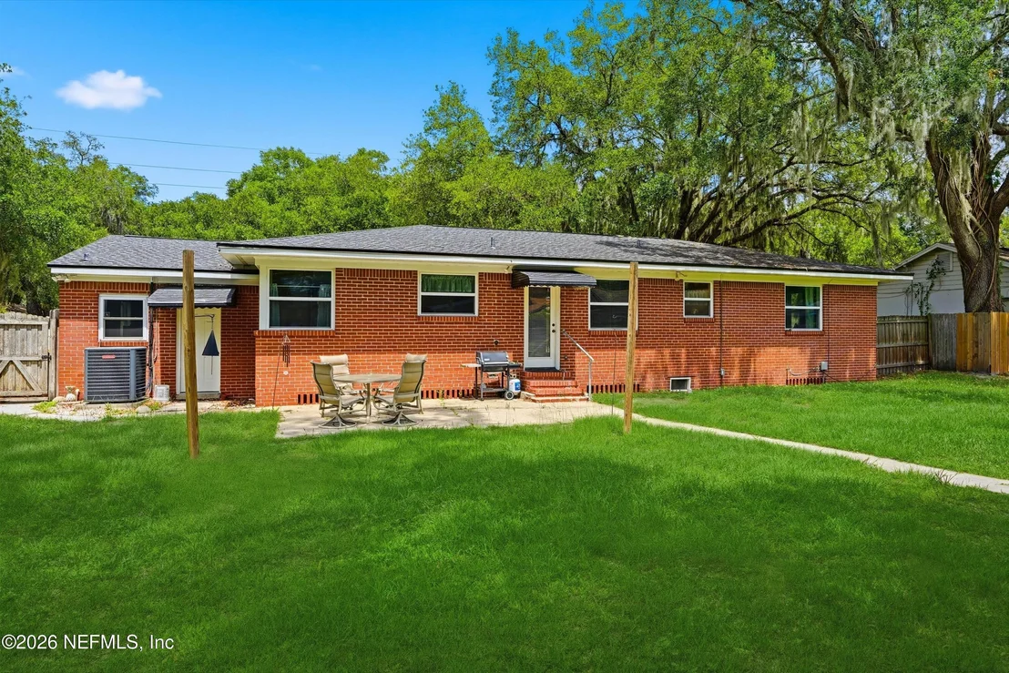 Photo of 1426 GLENGARRY Road