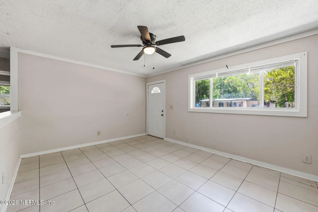 Photo of 1029 W 12TH Street