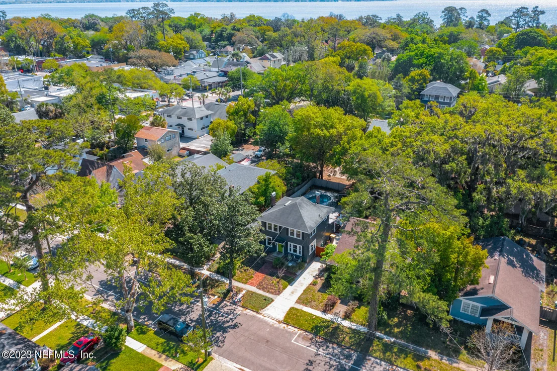 Photo of 3668 RIVERSIDE Avenue