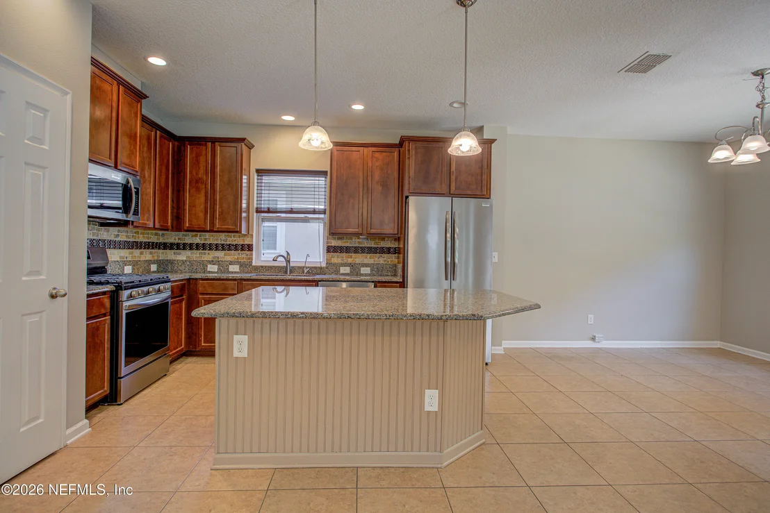 Photo of 40 HOWLAND Drive
