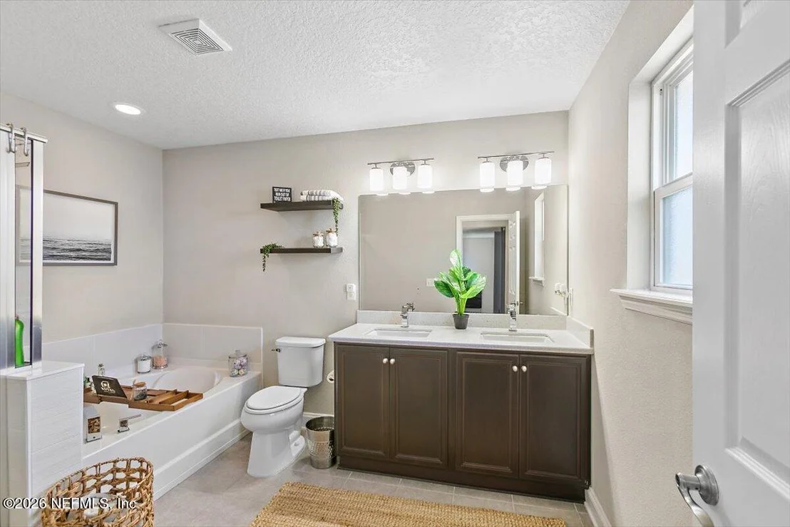 Photo of 16001 HUTTON Lane