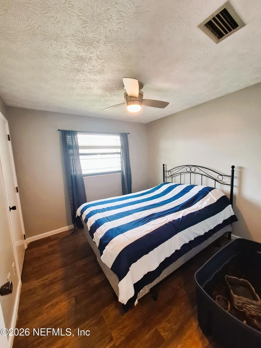 Photo of 1692 BARTLETT Avenue