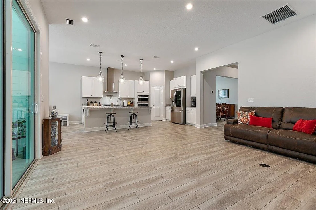 Photo of 105 OAK SHADOW Place