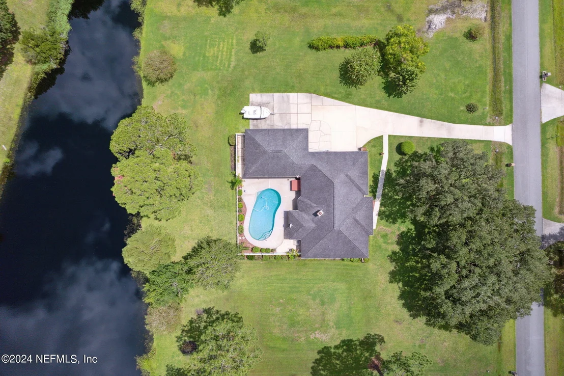 Photo of 55199 DEER RUN Road