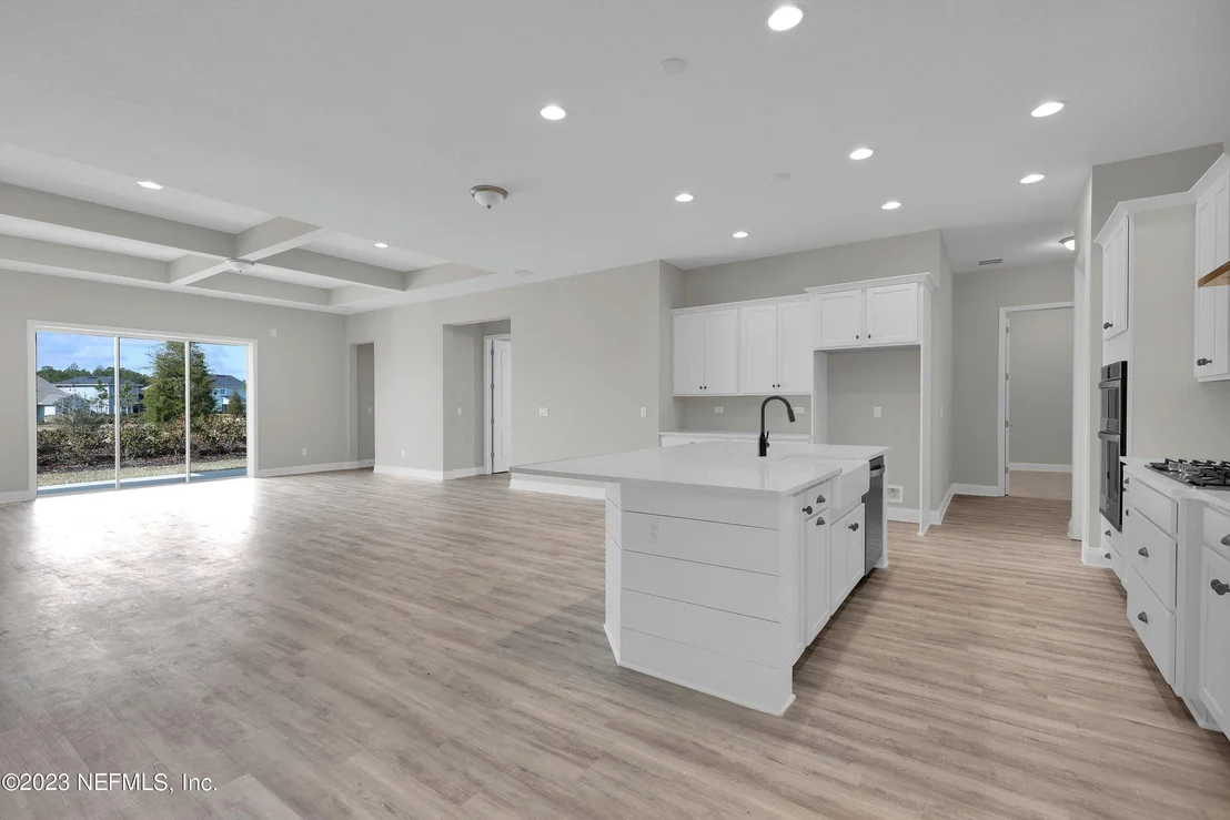 Photo of 162 LOMOND Court