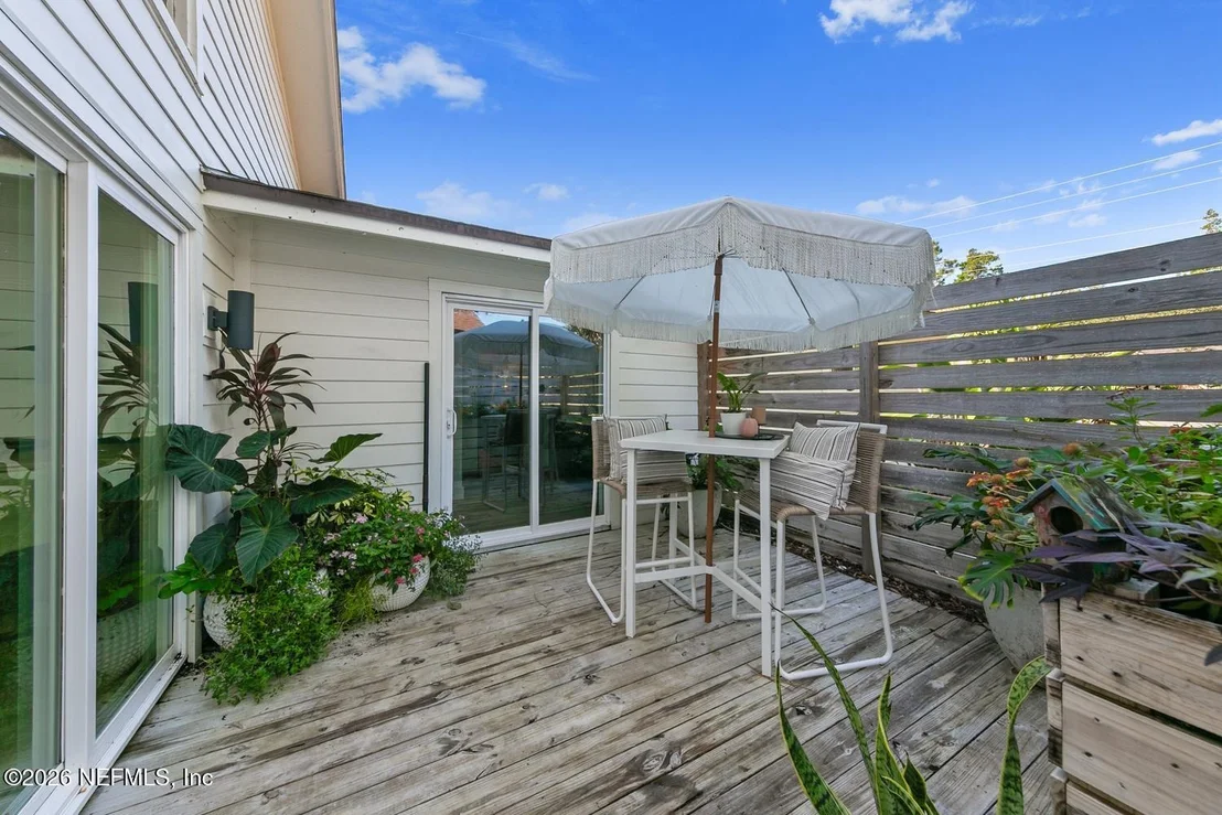 Photo of 1105 KINGS Road