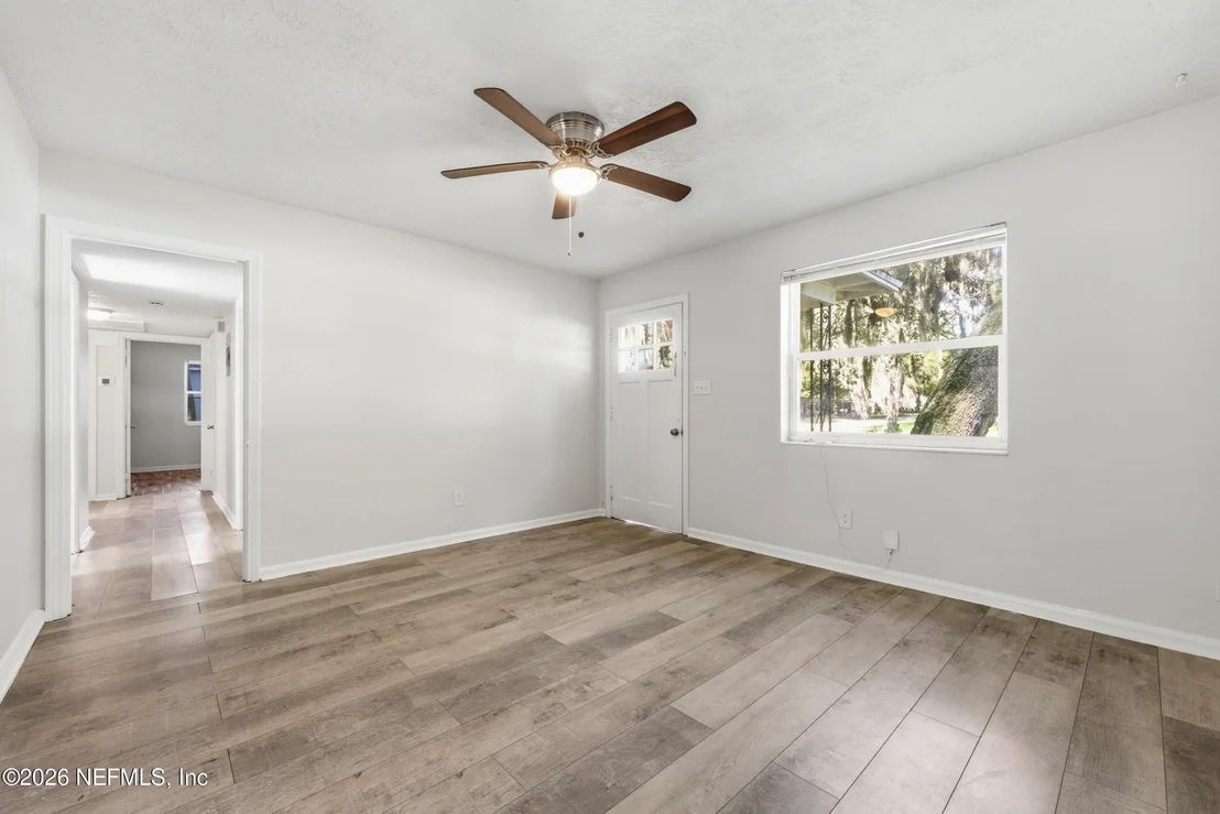 Photo of 2151 MAPLE LEAF Drive E