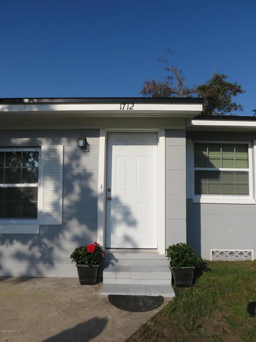 Photo of 1712 ST CLAIR Street
