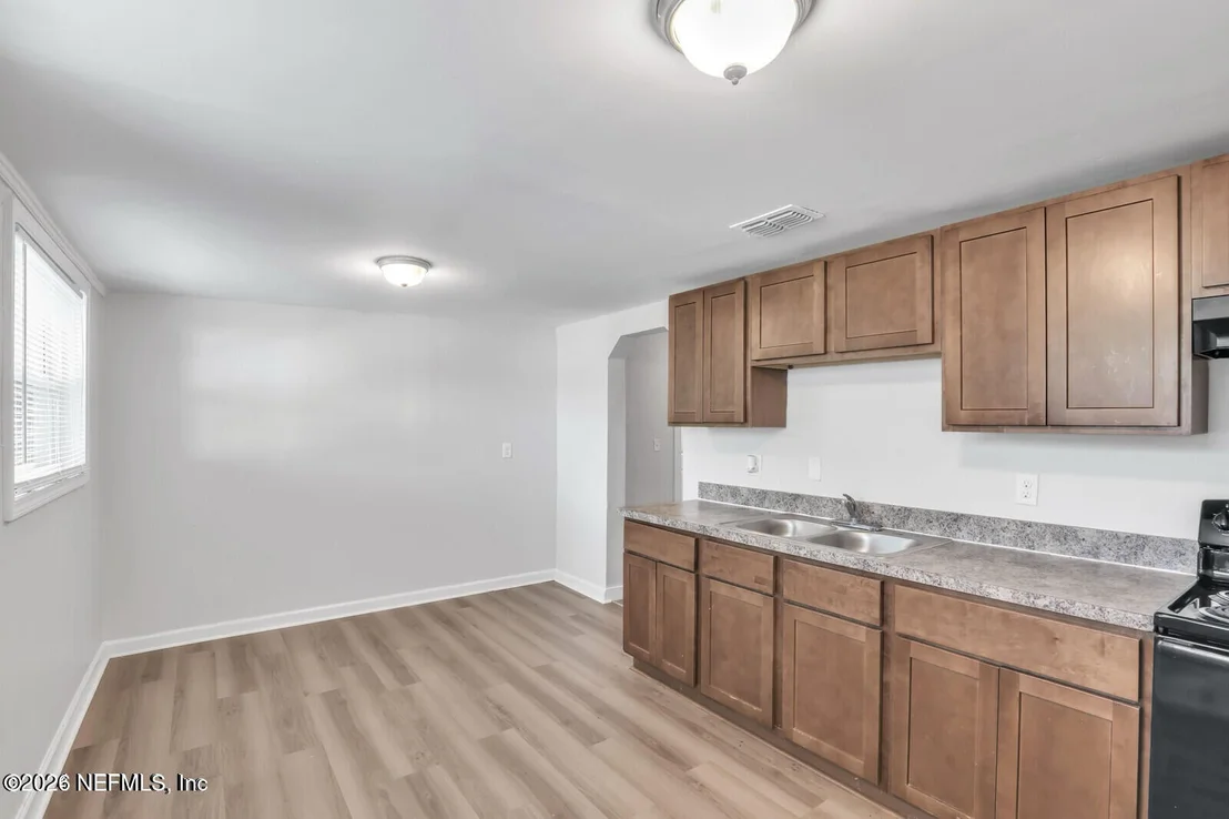 Photo of 3263 THOMAS Street