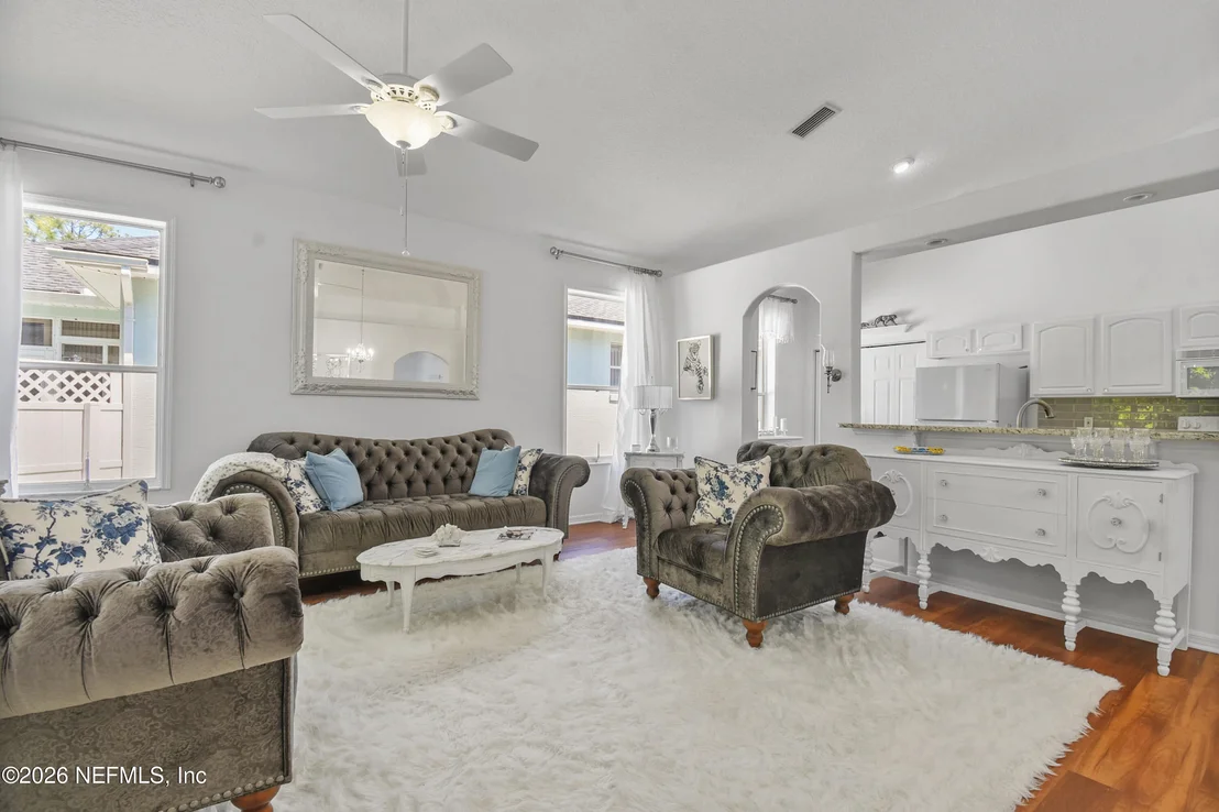 Photo of 561 BOXWOOD Place