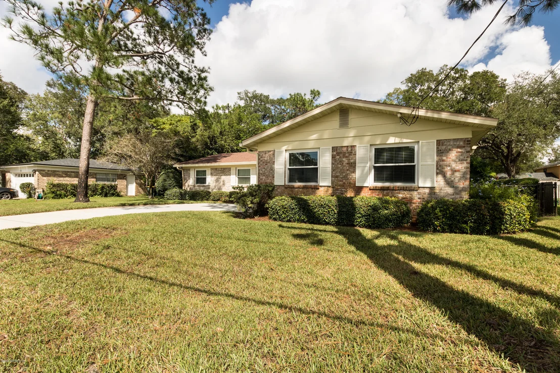Photo of 9541 WHITTINGTON Drive