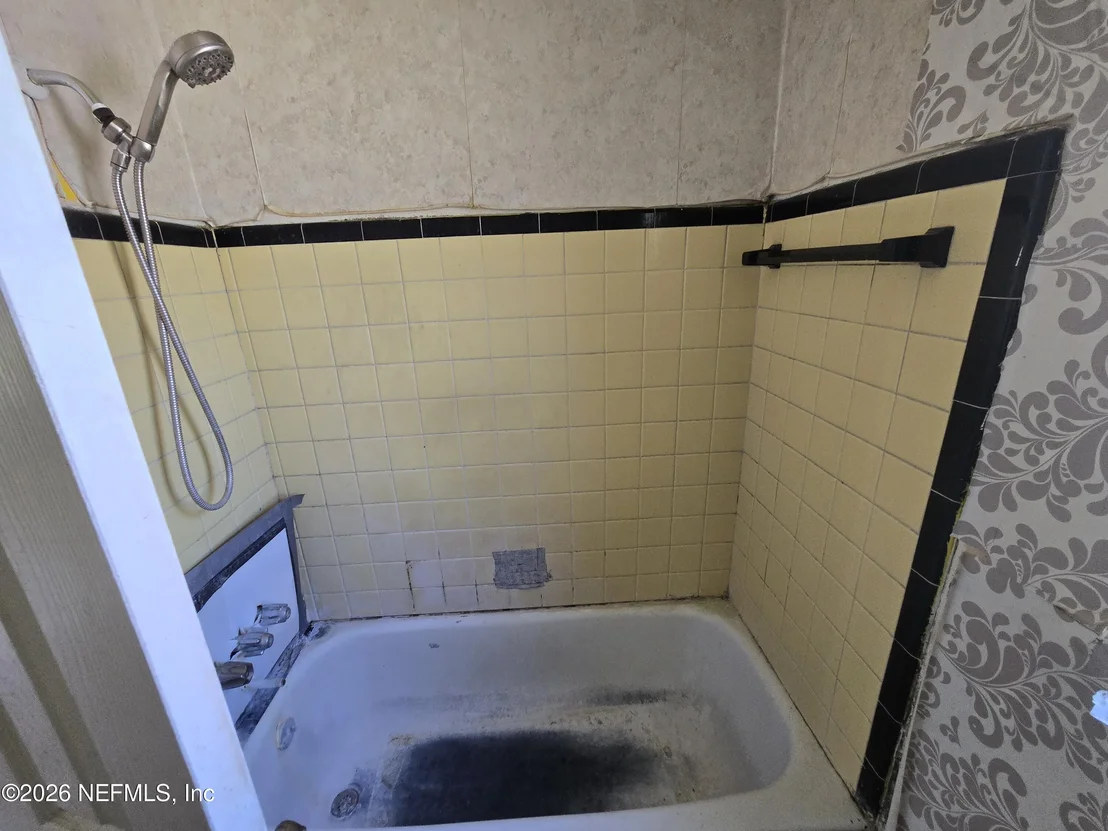 Photo of 2736 LIPPIA Road