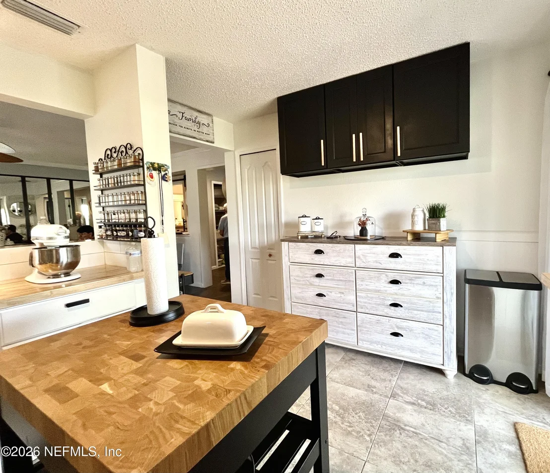 Photo of 1004 ENON Court