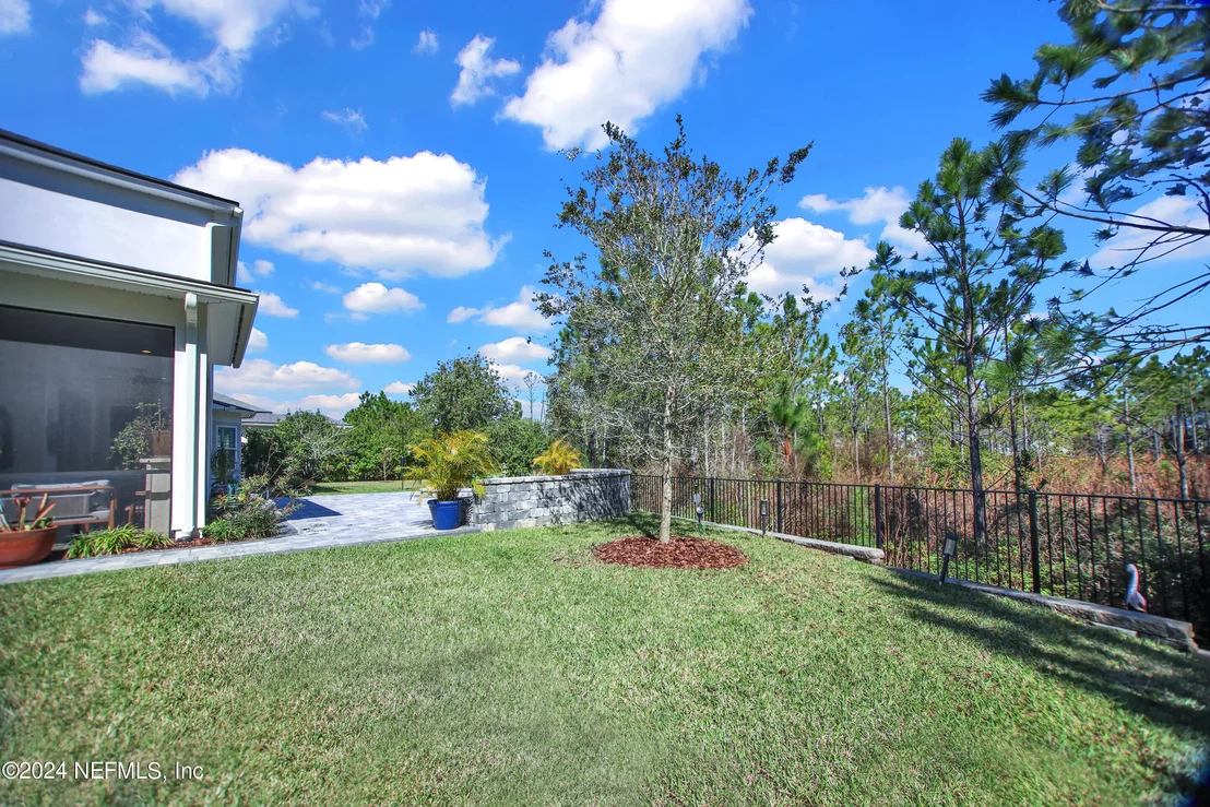 Photo of 10152 SILVERBROOK Trail