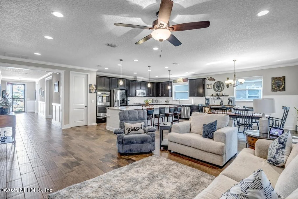 Photo of 139 EVENSHADE Way