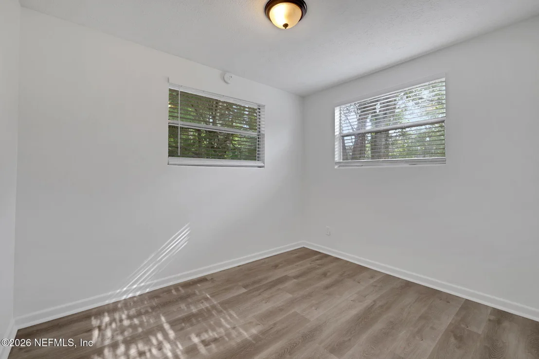 Photo of 2305 JAYSON Avenue