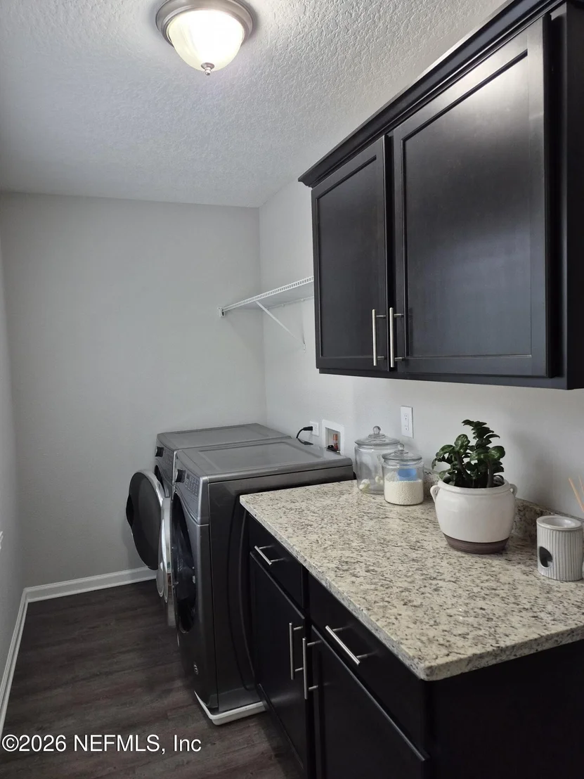 Photo of 6093 HYDE PARK Circle